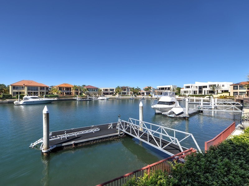 9 King James Court, Paradise Point QLD 4216