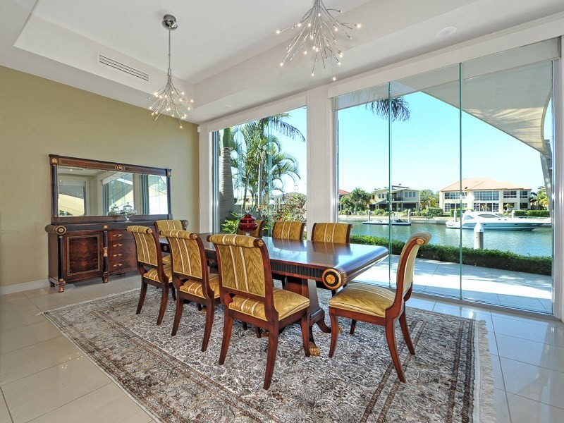 9 King James Court, Paradise Point QLD 4216