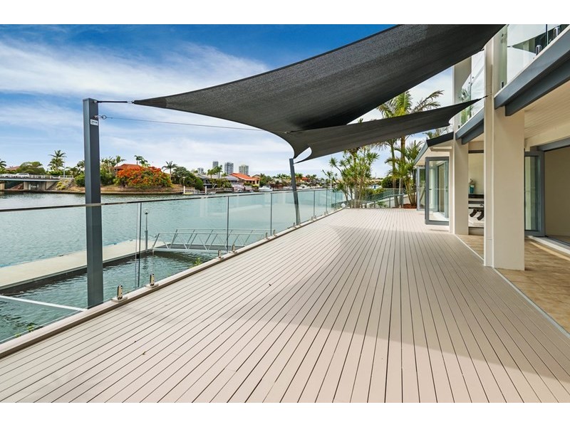 5 Pebble Beach Drive, Runaway Bay QLD 4216