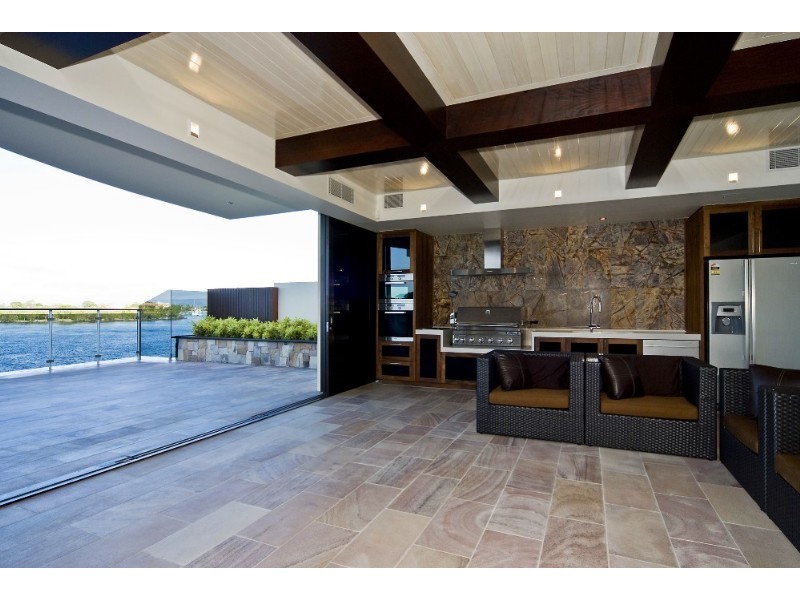Paradise Point QLD 4216