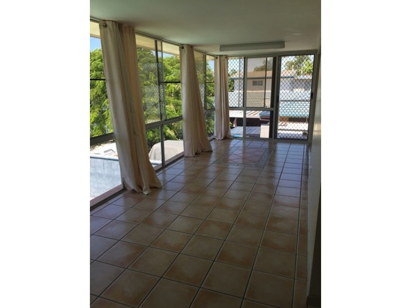 2/5 Perry Place, Biggera Waters QLD 4216