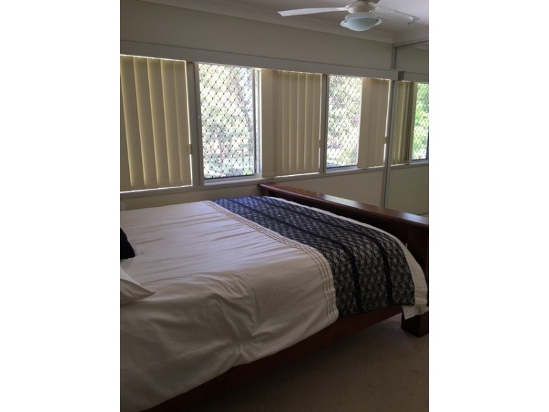 2/5 Perry Place, Biggera Waters QLD 4216