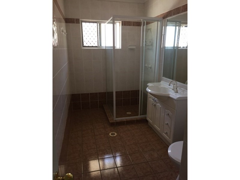 2/5 Perry Place, Biggera Waters QLD 4216