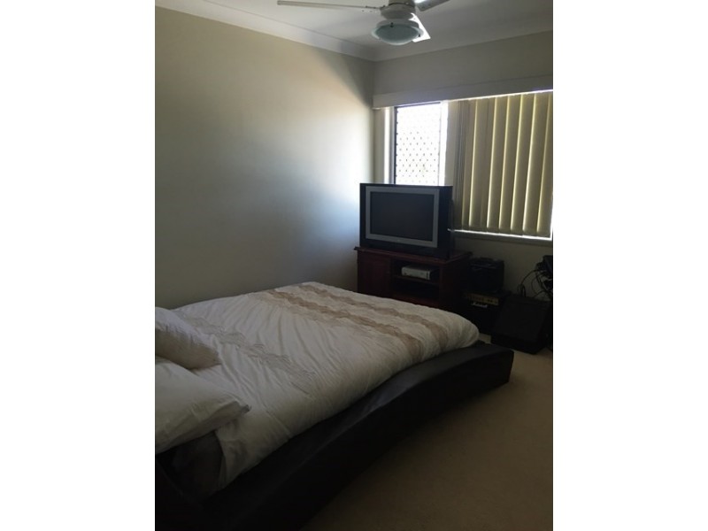 2/5 Perry Place, Biggera Waters QLD 4216