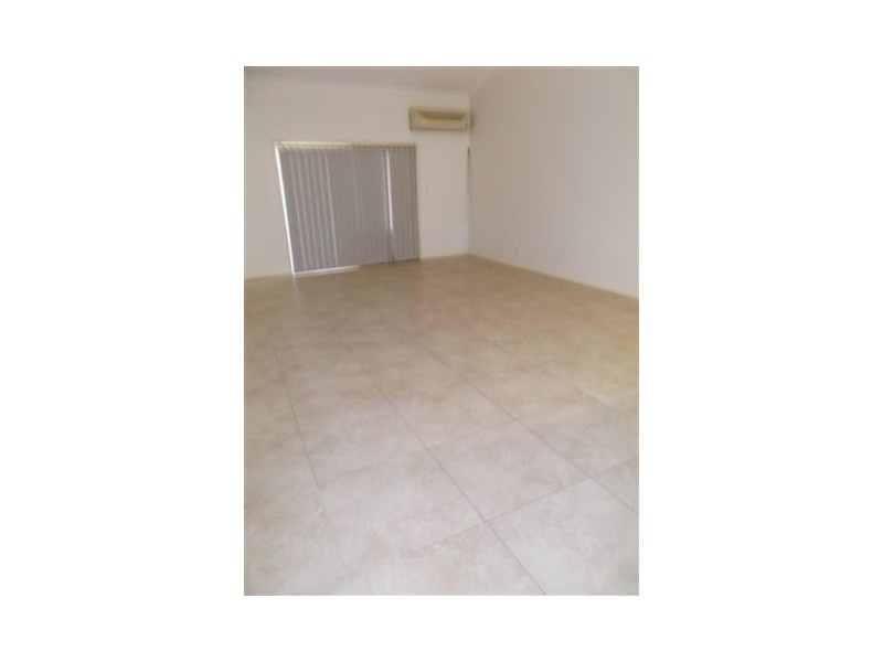 2/142 Oxley Drive, Paradise Point QLD 4216