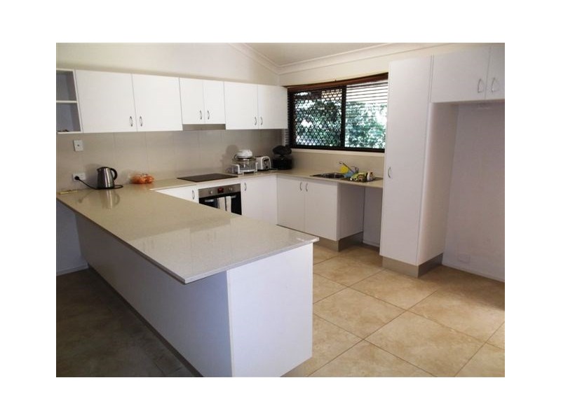 2/142 Oxley Drive, Paradise Point QLD 4216