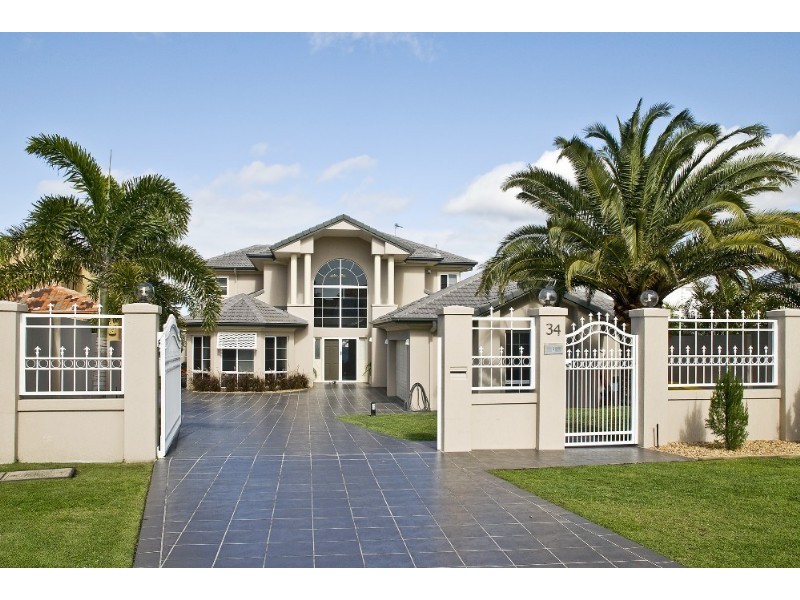 34 Brittanic Crescent, Paradise Point QLD 4216