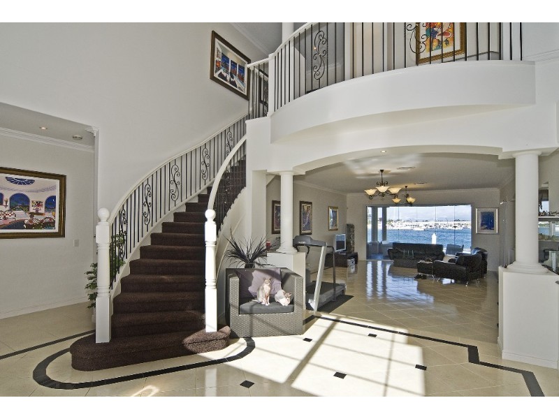 34 Brittanic Crescent, Paradise Point QLD 4216