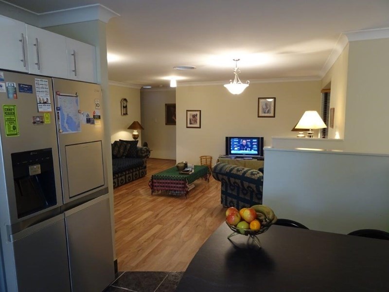 16 Bellona Court, Pacific Pines QLD 4211