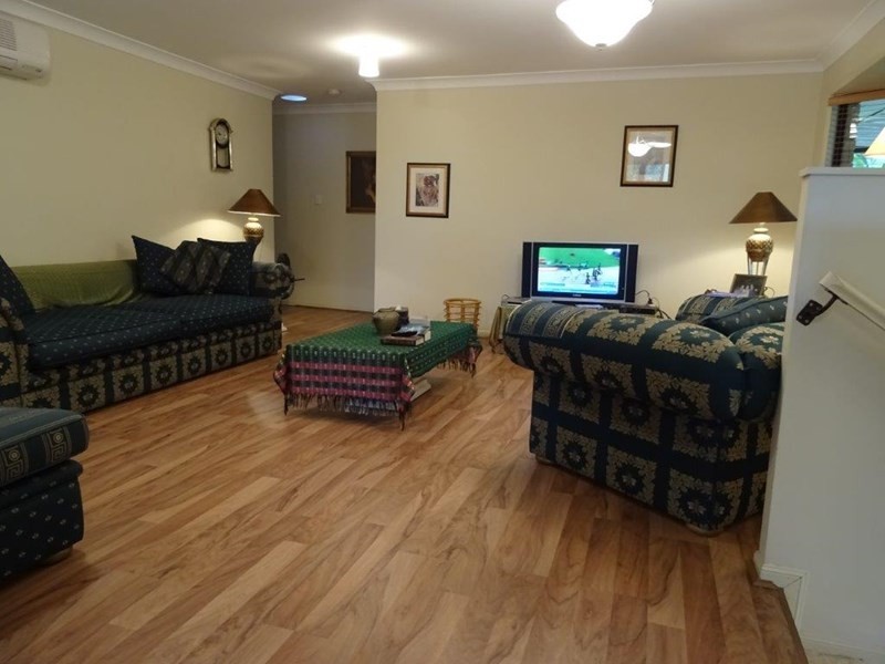 16 Bellona Court, Pacific Pines QLD 4211