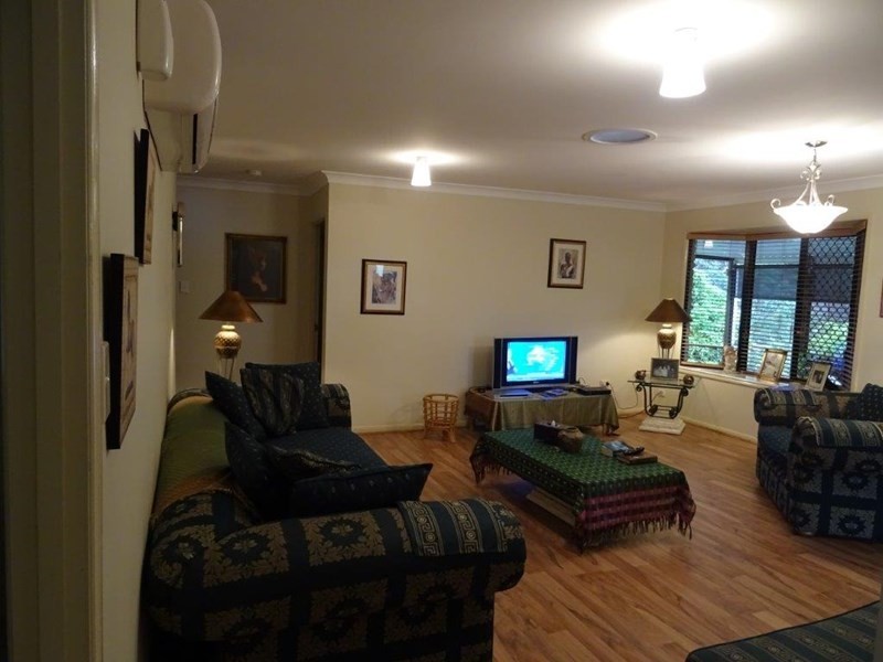 16 Bellona Court, Pacific Pines QLD 4211