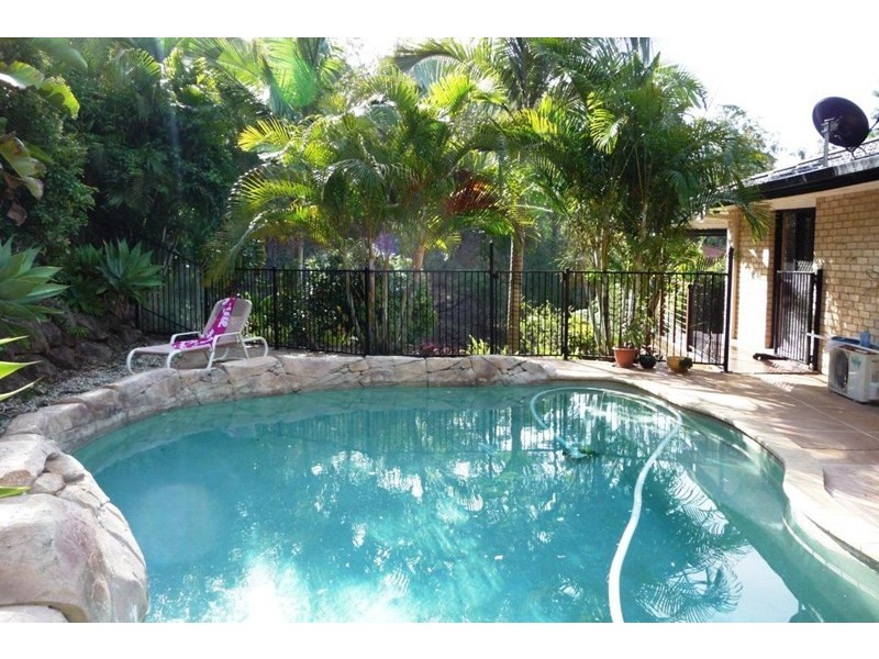 16 Bellona Court, Pacific Pines QLD 4211