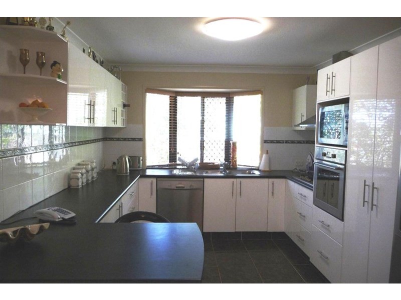 16 Bellona Court, Pacific Pines QLD 4211