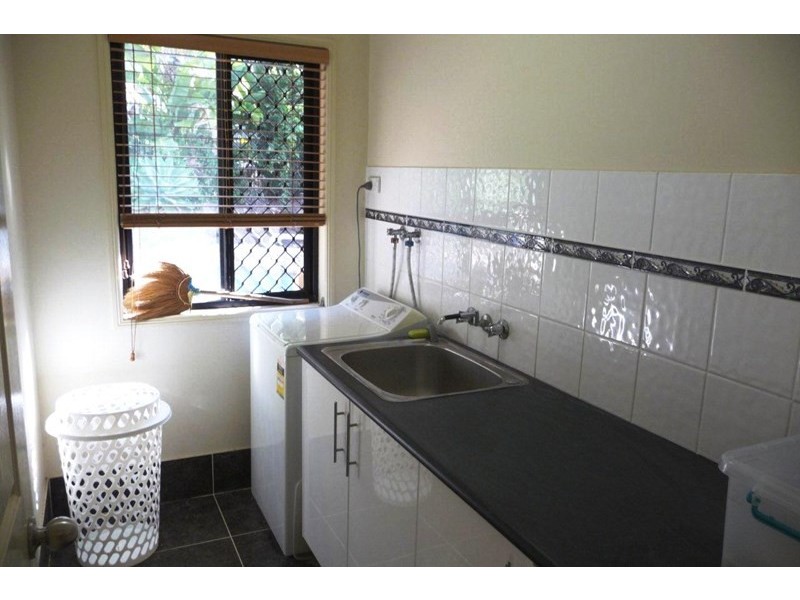 16 Bellona Court, Pacific Pines QLD 4211