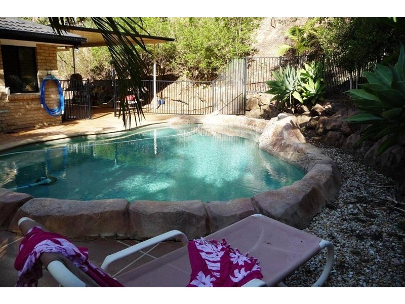 16 Bellona Court, Pacific Pines QLD 4211