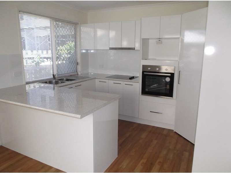 2/2 Cawthray Street, Biggera Waters QLD 4216