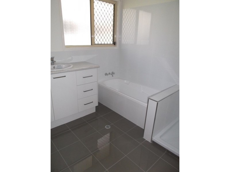 2/2 Cawthray Street, Biggera Waters QLD 4216