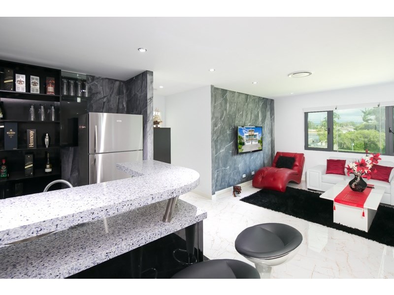 22A Ray Street, Runaway Bay QLD 4216