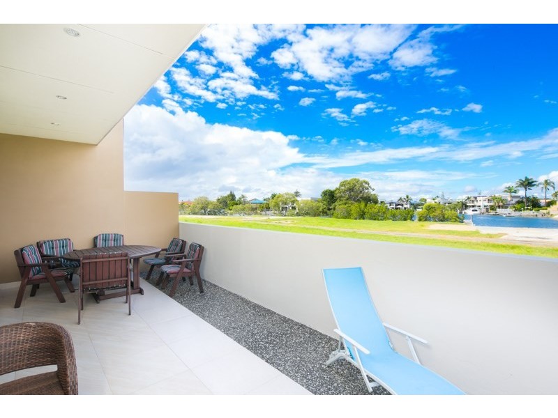 22A Ray Street, Runaway Bay QLD 4216