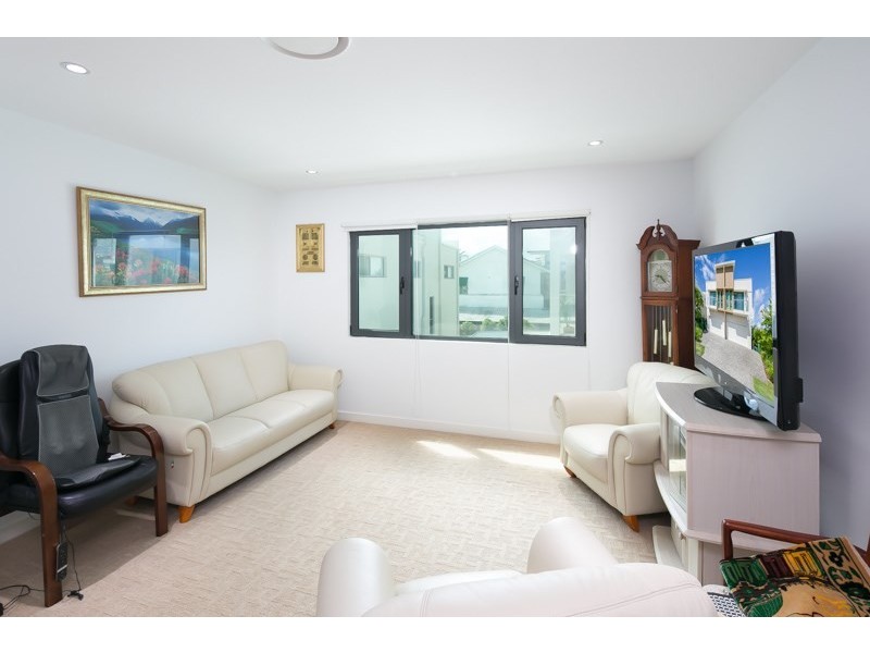 22B Ray Street, Runaway Bay QLD 4216