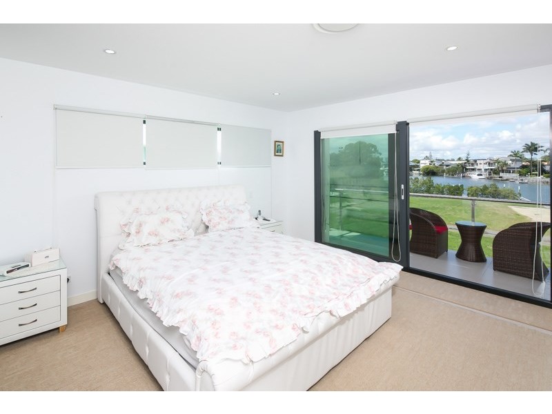 22B Ray Street, Runaway Bay QLD 4216