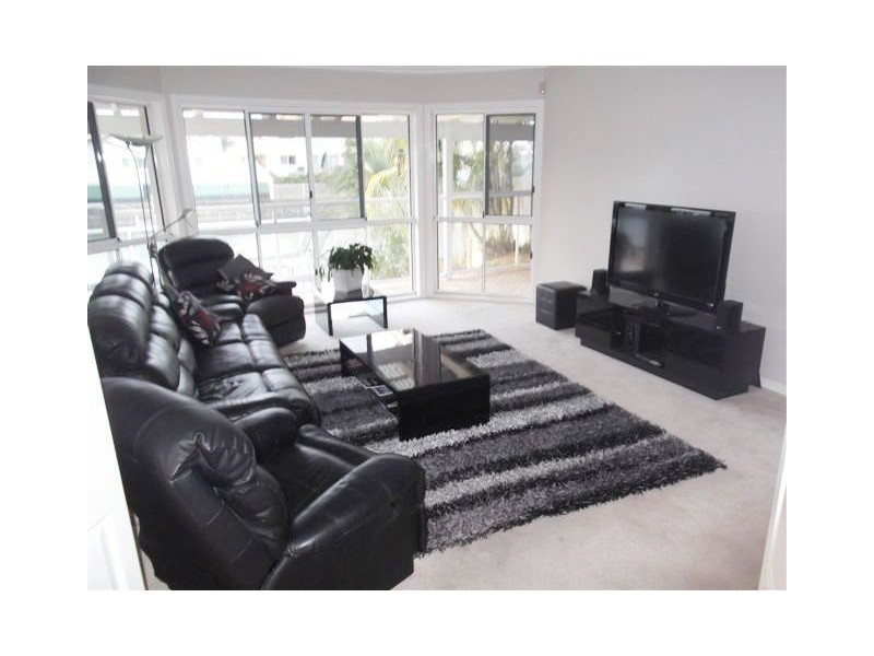 27 Nirvana Court, Runaway Bay QLD 4216