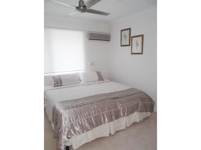 27 Nirvana Court, Runaway Bay QLD 4216