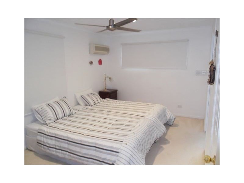 27 Nirvana Court, Runaway Bay QLD 4216