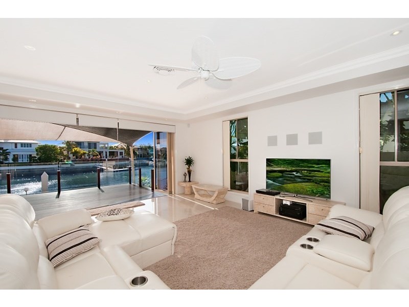 27 King Charles, Paradise Point QLD 4216