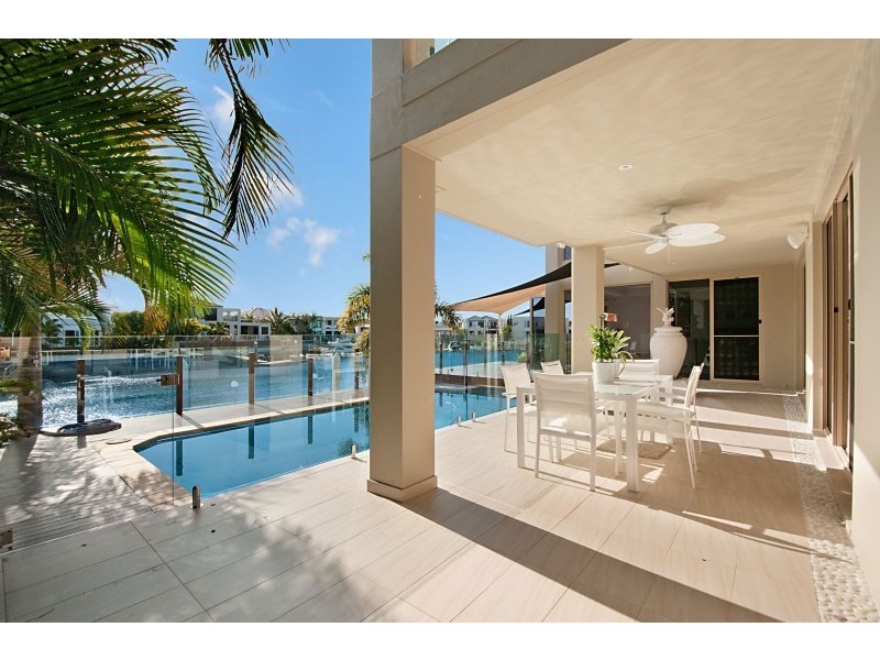 27 King Charles, Paradise Point QLD 4216
