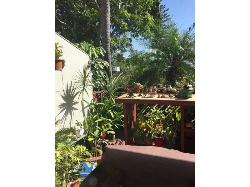 2/167 Marine Parade, Southport QLD 4215