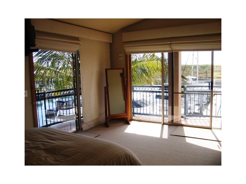 86 John Lund Drive, Hope Island QLD 4212