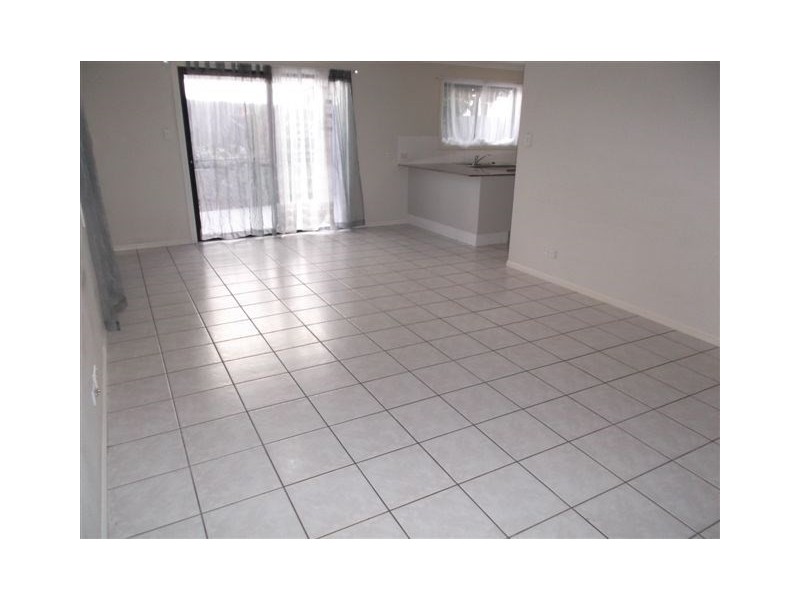 3/9 Government Road, Labrador QLD 4215