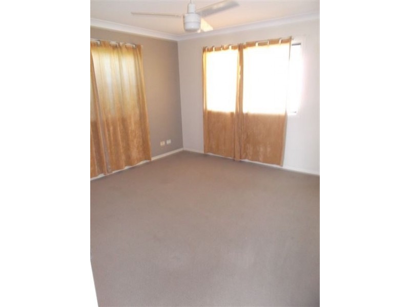 3/9 Government Road, Labrador QLD 4215