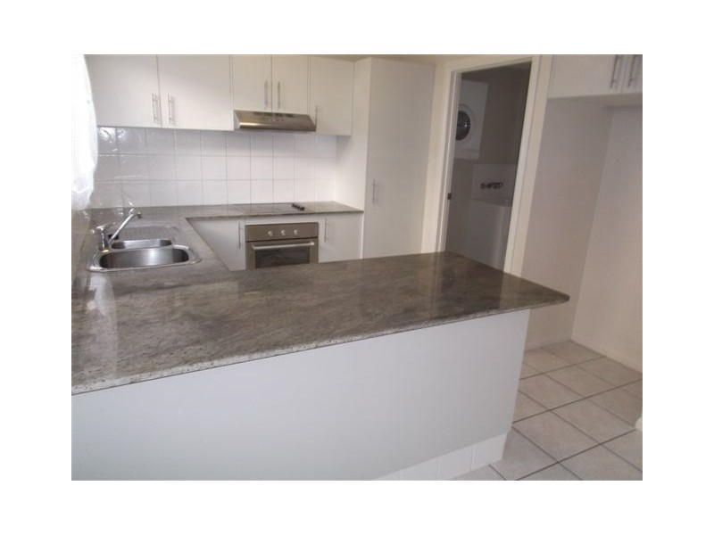 3/9 Government Road, Labrador QLD 4215