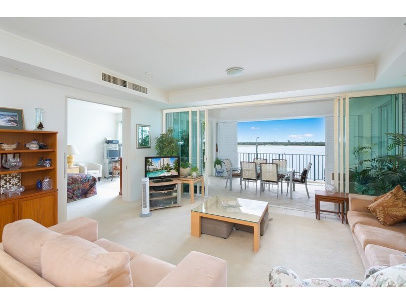 71/326 Marine Parade, Labrador QLD 4215