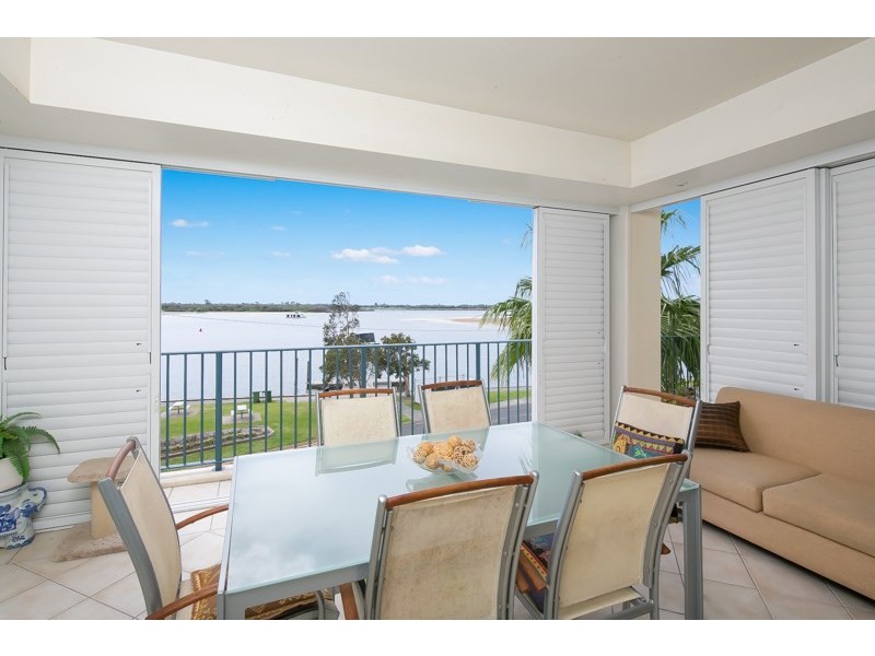 71/326 Marine Parade, Labrador QLD 4215
