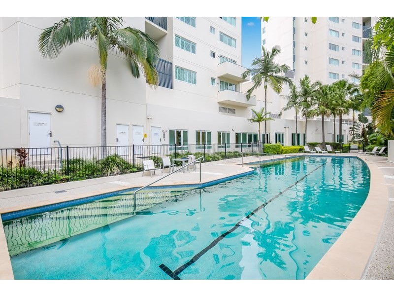 71/326 Marine Parade, Labrador QLD 4215