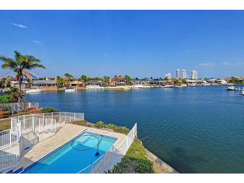 71 Cockleshell Court, Runaway Bay QLD 4216