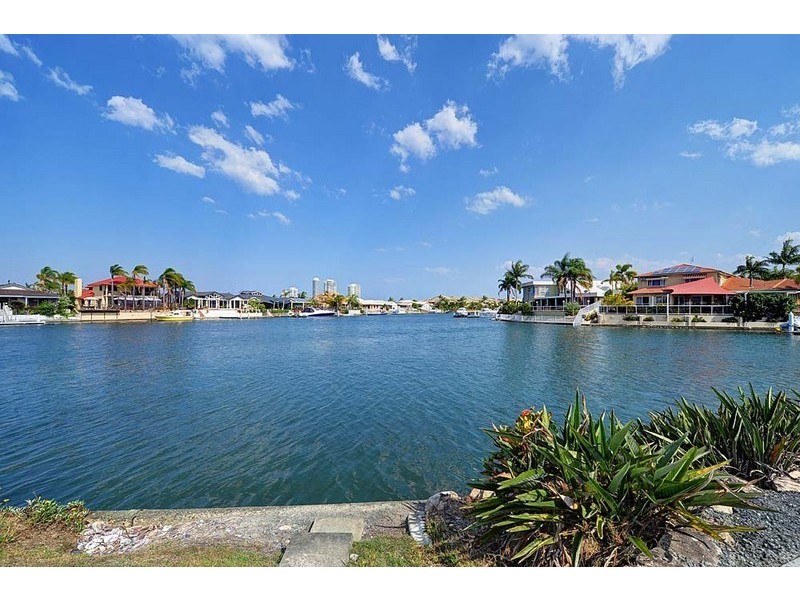 71 Cockleshell Court, Runaway Bay QLD 4216