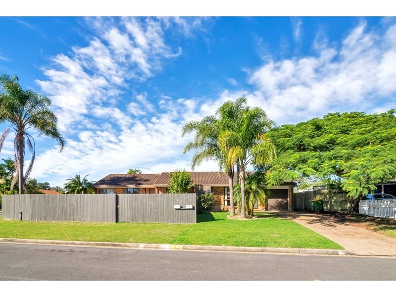 1 and 2/2 Warrie Close, Paradise Point QLD 4216