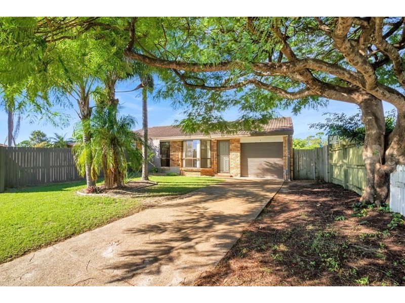 1 and 2/2 Warrie Close, Paradise Point QLD 4216