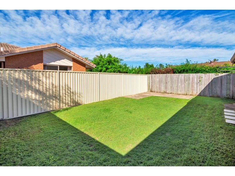 1 and 2/2 Warrie Close, Paradise Point QLD 4216