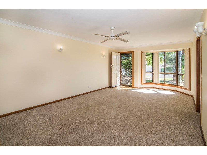 1 and 2/2 Warrie Close, Paradise Point QLD 4216