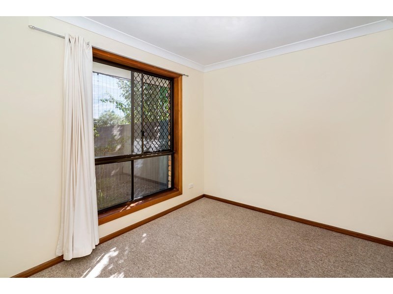 1 and 2/2 Warrie Close, Paradise Point QLD 4216