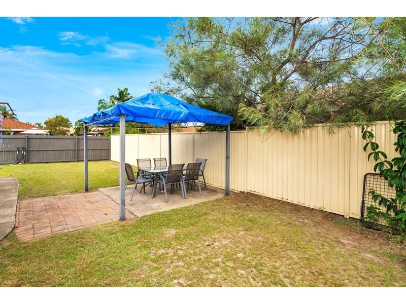 1 and 2/2 Warrie Close, Paradise Point QLD 4216