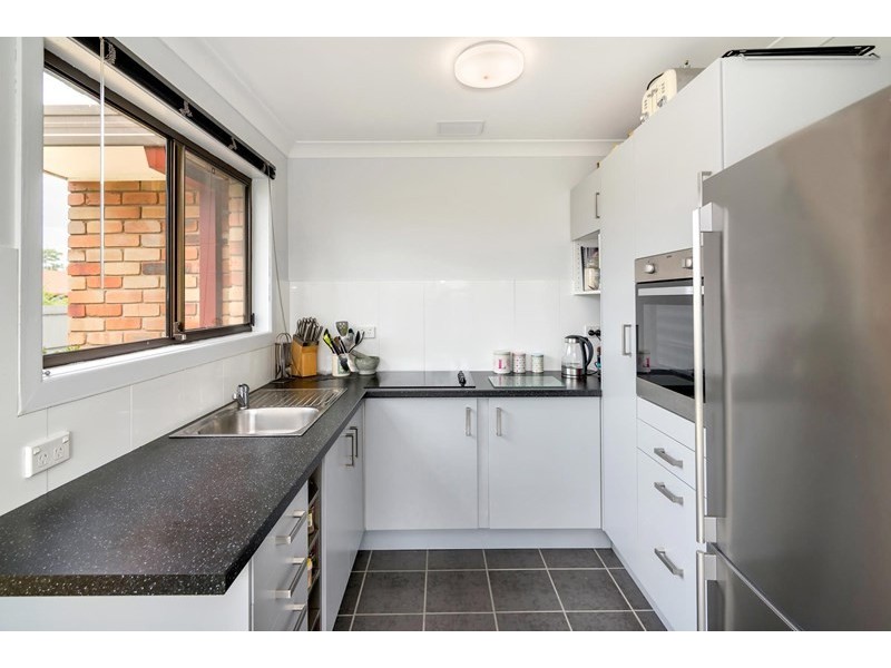 1 and 2/2 Warrie Close, Paradise Point QLD 4216