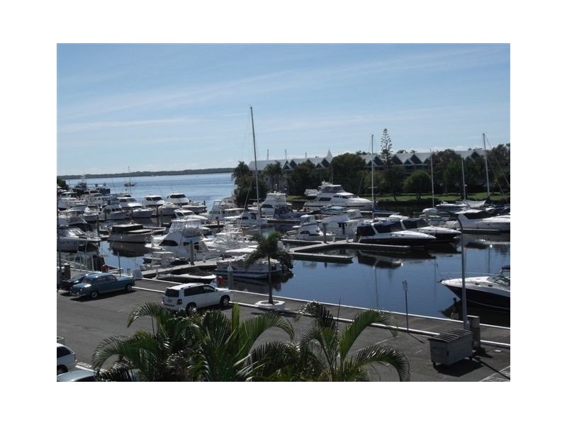 21/249 Bayview Street, Runaway Bay QLD 4216