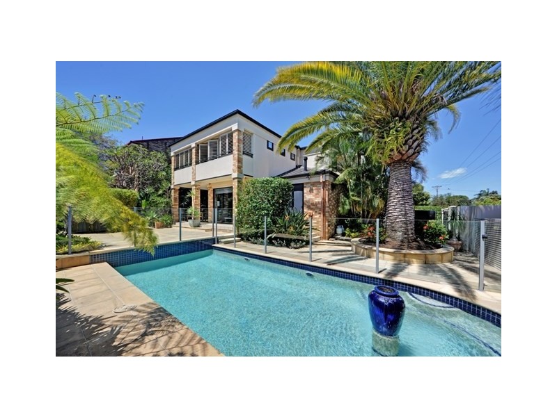 1/10 Broad Street, Labrador QLD 4215