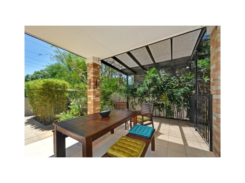 1/10 Broad Street, Labrador QLD 4215